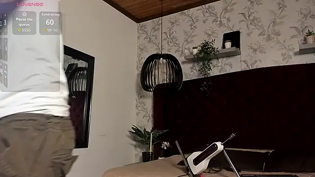 tim  fox online show from February 1, 12:03 pm