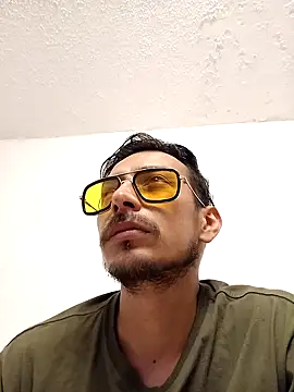 Snapshot of tony-camargo chatting on January 13, 9:42 pm tony-camargo online show from January 13, 9:42 pm