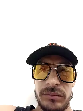 Snapshot of tony-camargo chatting on January 13, 6:27 pm tony-camargo online show from January 13, 6:27 pm