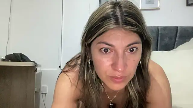 LunaBeya online show from March 3, 11:28 am