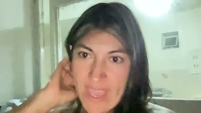 LunaBeya online show from November 20, 11:11 am