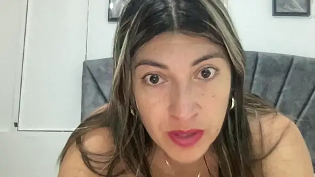 LunaBeya online show from January 8, 12:44 pm