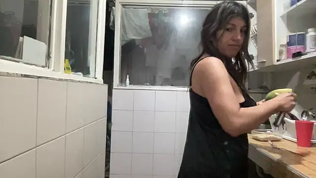 LunaBeya online show from February 5, 12:34 pm