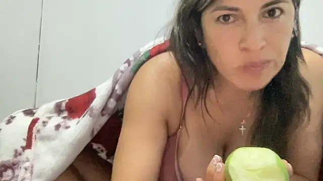 LunaBeya online show from November 4, 11:08 pm