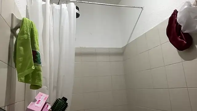 LunaBeya online show from March 7, 12:32 pm