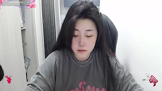 minnie9009 online show from March 17, 4:29 am