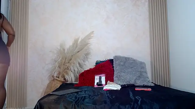 RAICHELLCOOPER1 online show from November 16, 2:00 pm