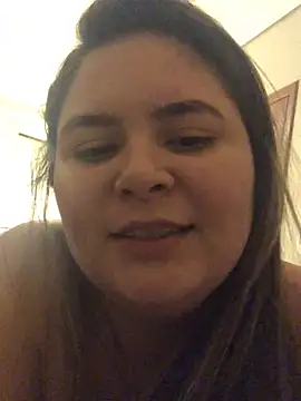 Snapshot of julinha2311 chatting on January 12, 5:45 am julinha2311 online show from January 12, 5:45 am