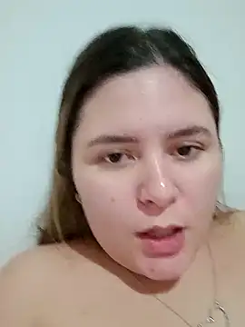 Snapshot of julinha2311 chatting on February 24, 2:30 am julinha2311 online show from February 24, 2:30 am