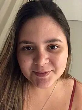 Snapshot of julinha2311 chatting on February 14, 12:51 am julinha2311 online show from February 14, 12:51 am