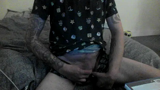 allnaked00 online show from May 12, 1:57 am