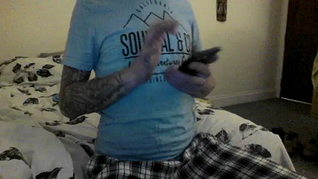 allnaked00 online show from February 16, 11:35 pm