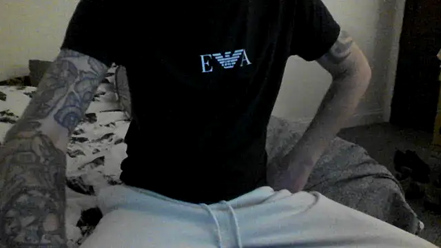 allnaked00 online show from February 14, 10:54 pm