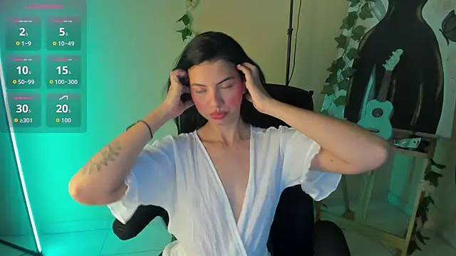 Snapshot of valu_557 chatting on July 7, 2:31 pm valu 557 online show from July 7, 2:31 pm
