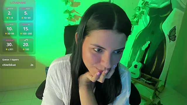 Snapshot of valu_557 chatting on August 5, 1:21 am valu 557 online show from August 5, 1:21 am