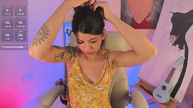 Snapshot of valu_557 chatting on February 7, 1:36 am valu 557 online show from February 7, 1:36 am