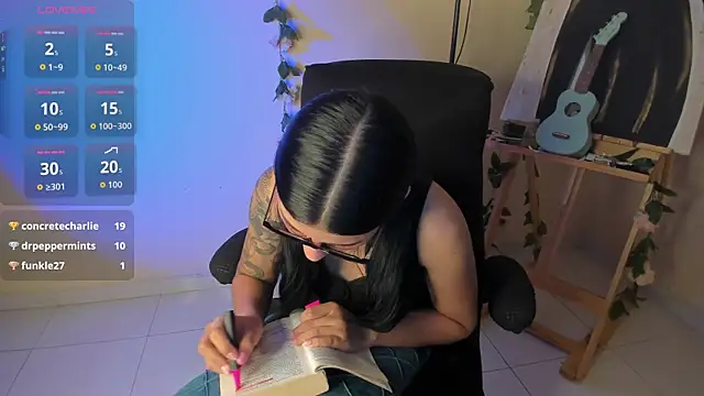 Snapshot of valu_557 chatting on August 3, 10:58 pm valu 557 online show from August 3, 10:58 pm