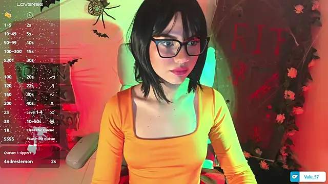 Snapshot of valu_557 chatting on October 16, 12:46 pm valu 557 online show from October 16, 12:46 pm