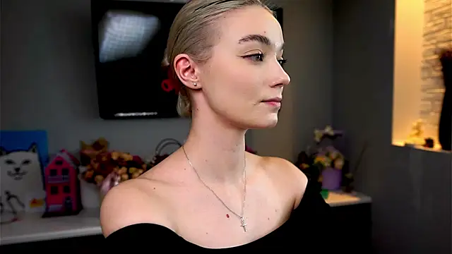 Snapshot of ileanacampbe chatting on February 3, 8:13 am ileanacampbe online show from February 3, 8:13 am