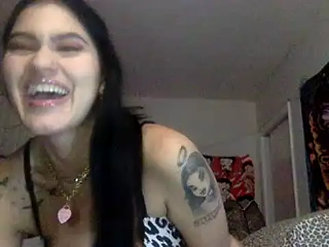 Snapshot of nikkikittyx3 chatting on May 31, 9:26 am nikkikittyx3 online show from May 31, 9:26 am