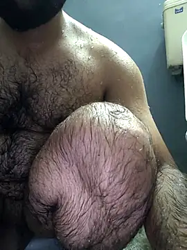 Snapshot of 13lusty chatting on November 5, 5:32 am 13lusty online show from November 5, 5:32 am