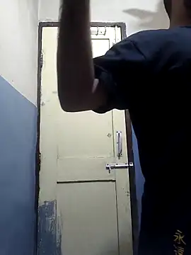 Snapshot of 13lusty chatting on February 24, 6:14 am 13lusty online show from February 24, 6:14 am