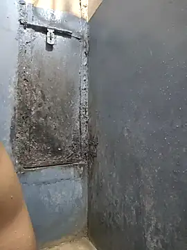 Snapshot of 13lusty chatting on October 28, 3:40 am 13lusty online show from October 28, 3:40 am