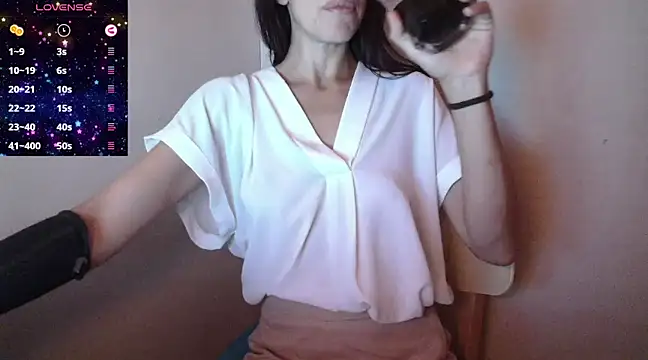 Snapshot of nambidash- chatting on February 13, 12:35 am nambidash- online show from February 13, 12:35 am