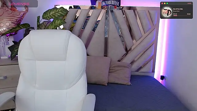 NyxAndria 1 online show from September 22, 9:10 pm