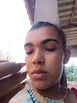 Snapshot of oliveira_k chatting on July 13, 5:34 pm oliveira k online show from July 13, 5:34 pm
