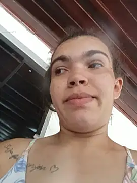 Snapshot of oliveira_k chatting on July 23, 7:21 pm oliveira k online show from July 23, 7:21 pm