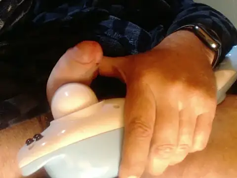 itsmeyes69 online show from May 30, 10:15 pm