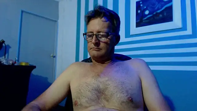 Snapshot of itsmeyes69 chatting on February 28, 9:23 pm itsmeyes69 online show from February 28, 9:23 pm