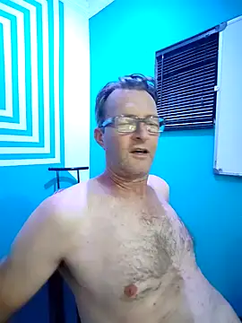 Snapshot of itsmeyes69 chatting on January 17, 8:33 pm itsmeyes69 online show from January 17, 8:33 pm