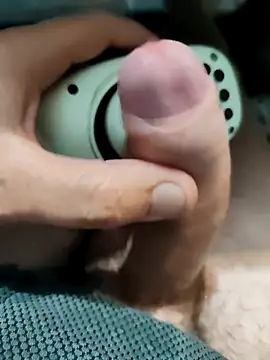 Snapshot of itsmeyes69 chatting on February 19, 1:39 pm itsmeyes69 online show from February 19, 1:39 pm