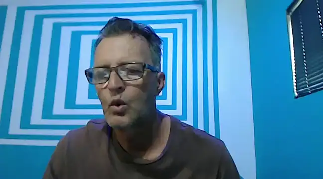 Snapshot of itsmeyes69 chatting on January 24, 8:34 am itsmeyes69 online show from January 24, 8:34 am