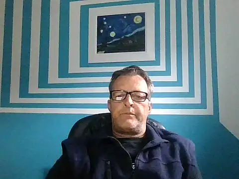 itsmeyes69 online show from April 12, 1:58 pm