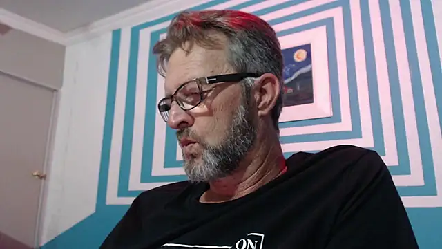 Snapshot of itsmeyes69 chatting on February 27, 9:04 pm itsmeyes69 online show from February 27, 9:04 pm