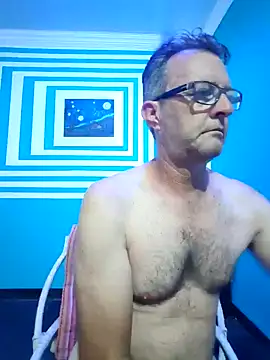 Snapshot of itsmeyes69 chatting on January 23, 9:18 pm itsmeyes69 online show from January 23, 9:18 pm