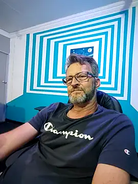 Snapshot of itsmeyes69 chatting on February 17, 8:06 pm itsmeyes69 online show from February 17, 8:06 pm