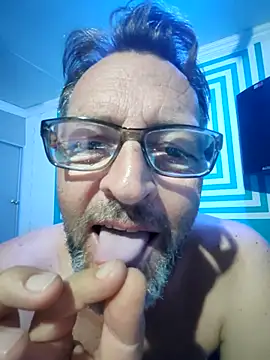 Snapshot of itsmeyes69 chatting on February 13, 9:38 pm itsmeyes69 online show from February 13, 9:38 pm