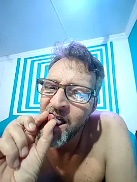 Snapshot of itsmeyes69 chatting on February 17, 11:11 pm itsmeyes69 online show from February 17, 11:11 pm