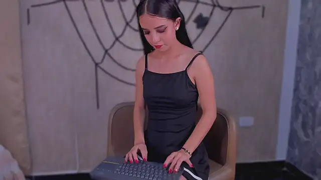 StefanyRousse online show from October 24, 11:42 am