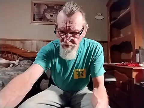 Snapshot of Aldick68 chatting on February 24, 3:23 am Aldick68 online show from February 24, 3:23 am