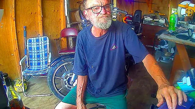 Aldick68 online show from July 5, 6:15 pm