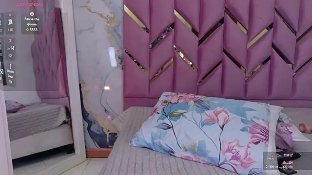 hotiergirl online show from March 13, 12:32 pm