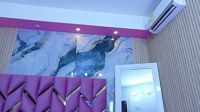 hotiergirl online show from November 26, 12:27 pm