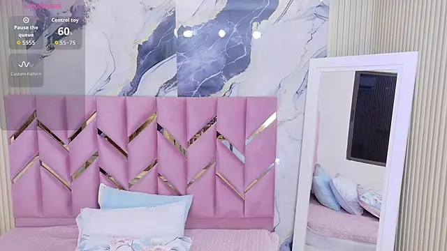 hotiergirl online show from December 4, 12:26 pm