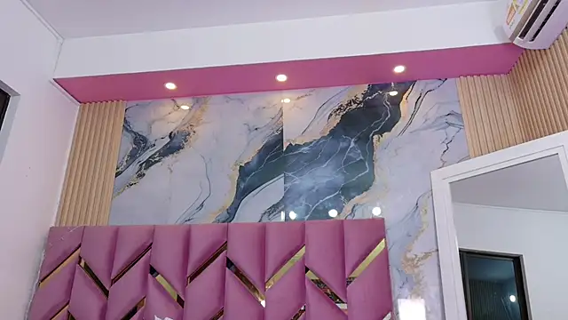 hotiergirl online show from November 17, 12:20 pm