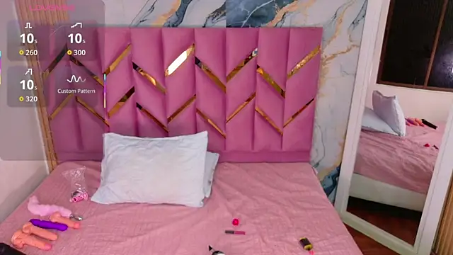 hotiergirl online show from November 10, 12:21 pm